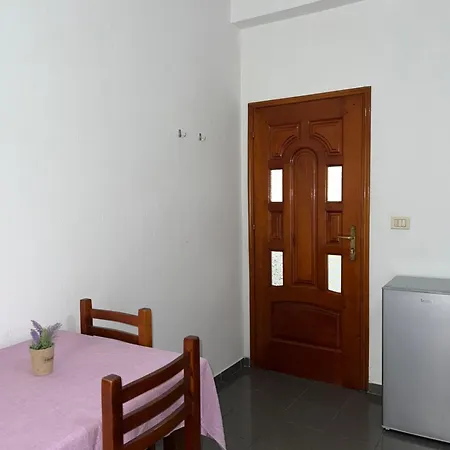 L&b Guest house